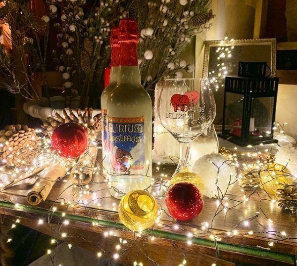 ソウリズムカフェの温かみのある空間、気軽に訪れられる席